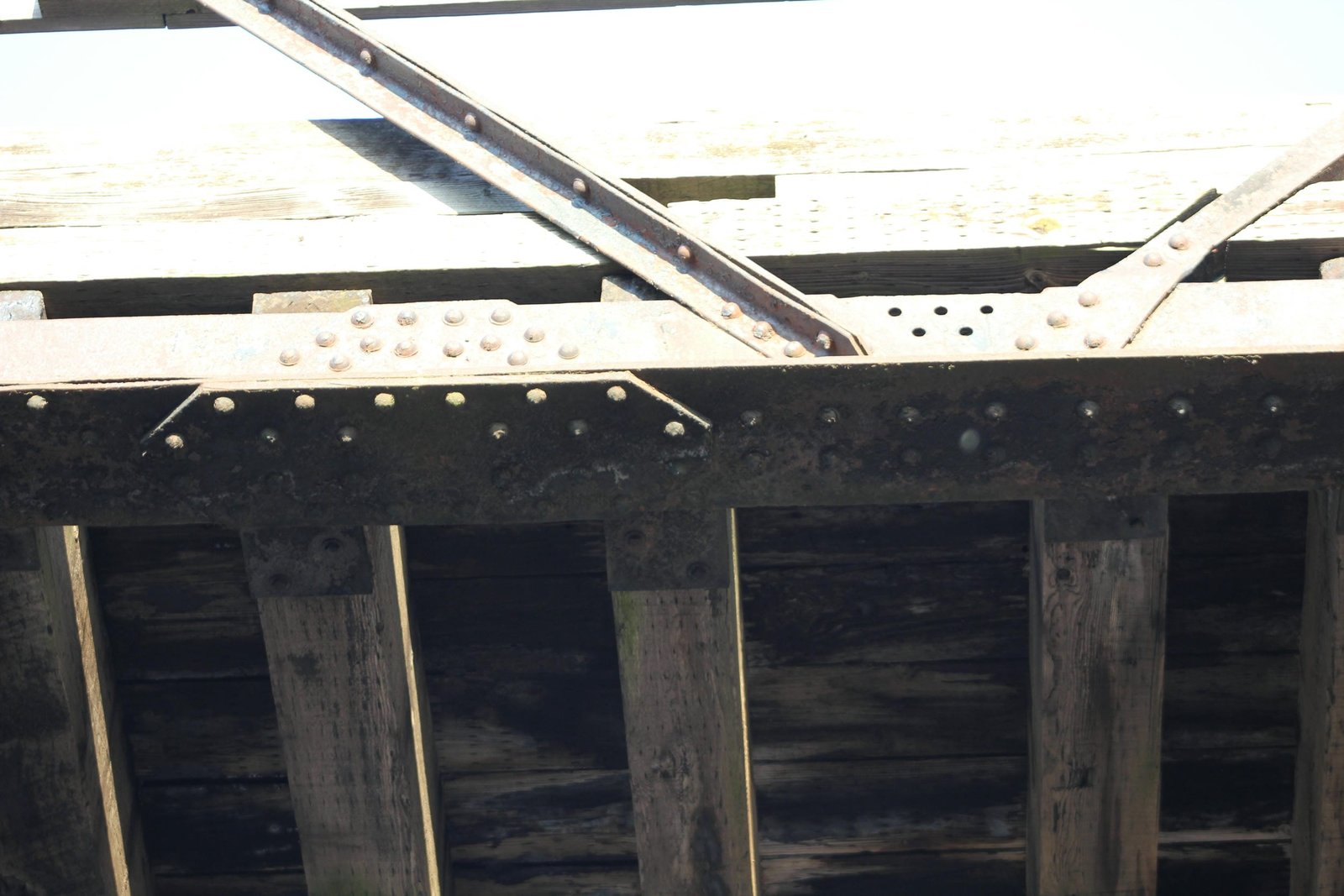 Lower connection
